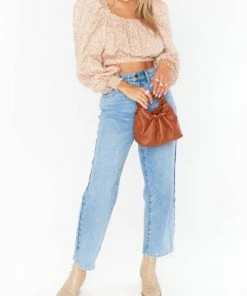 Top 10 🎉 Show Me Your Mumu Suzanna Crop Top in Ditsy Daisy for 👩 women ✨ -Show Me Your Mumu Sales 0ffeee83d3454fe0be7dff31fcee502b 57da838c 58d2 4820 8e14 be20d250f965 1080x