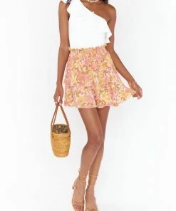 Deals 🧨 Show Me Your Mumu Shae 👗 Skirt in Pretty Poppy for 👩 women 🧨 -Show Me Your Mumu Sales 2719c875f8ab4bc68c7f15673a0350d2 d942d83a 7081 45d0 bb6d a0c63fe50746 1080x