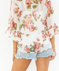 Outlet 🧨 Show Me Your Mumu Viola Top in Rosie Posie for 👩 women 🧨 -Show Me Your Mumu Sales 3474ec96bf504909b7c53701faf050e5 1080x