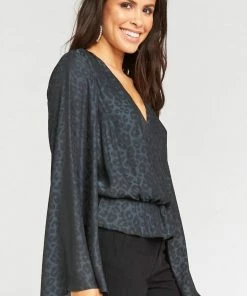 Cheap ⌛ Show Me Your Mumu Richie Flare Top in Charcoal Silky Cheetah for 👩 women 🛒 -Show Me Your Mumu Sales 5060f59628d840b58ae408558568eb76 c5573244 68f9 49bf 9a06 87a61fe09859 1080x