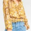 Best deal 😉 Show Me Your Mumu Brewster Top in Flirtin Floral for 👩 women ✨